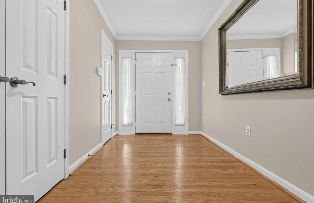 6019 KATELYN Court Gallery 2