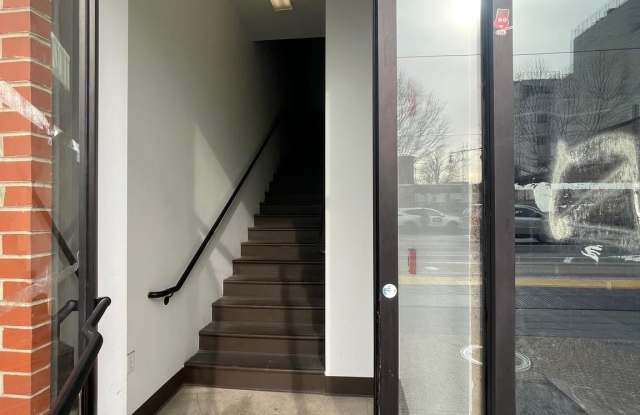 1102 H Street NE Gallery 4