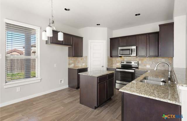 561 CREEKSIDE Forest Gallery 4