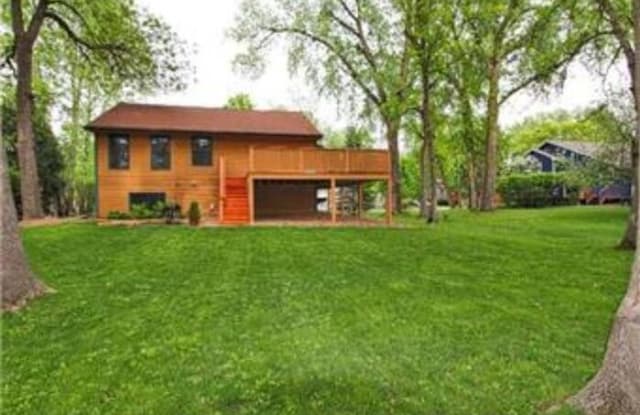8641 Emerson Avenue North - 8641 Emerson Avenue North, Brooklyn Park, MN 55444