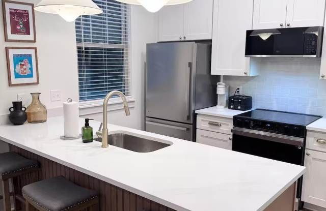 637 E Seaboard APT 1 Street Gallery 3