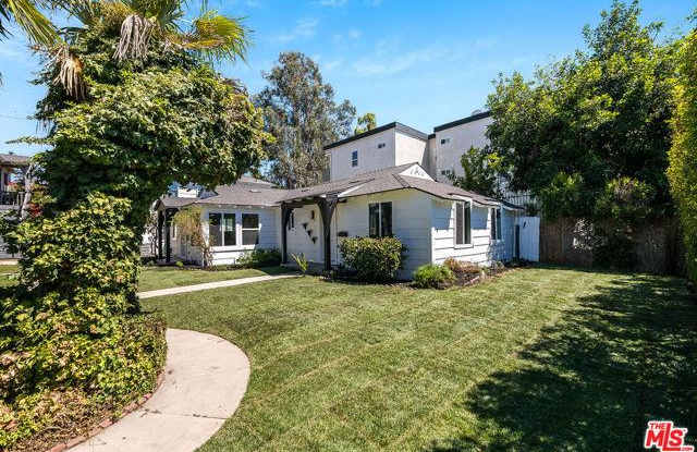 4522 Laurel Canyon Boulevard photos photos
