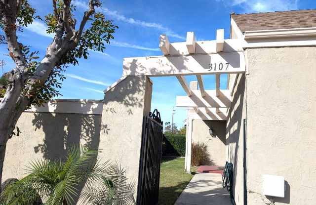 2 Stories SFR - 4 Bedrooms + 2 Baths. AVAILABLE NOW! photos photos