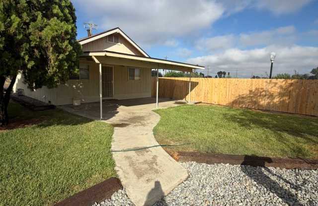 Charming 2-Bedroom Country Home for Rent in Lemoore! Gallery 1