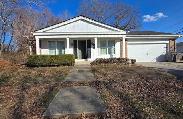 Spacious Two Bedroom Home Located IN Speedway, IN! Gallery 1