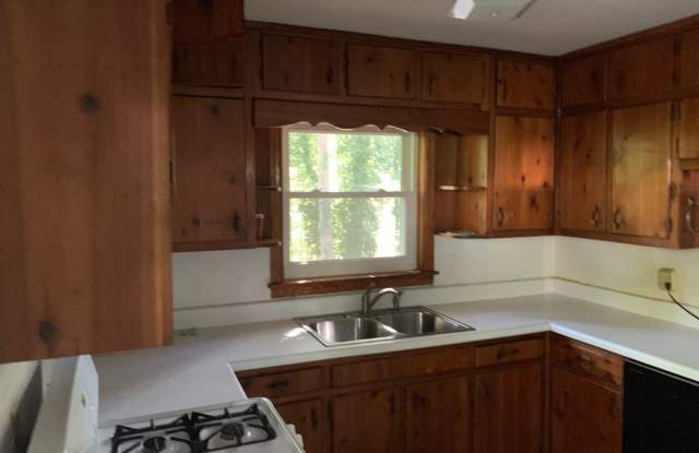 266 Indian Trail Gallery 4
