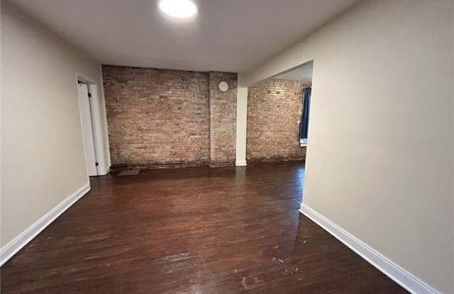 258 E 14th Street Gallery 3