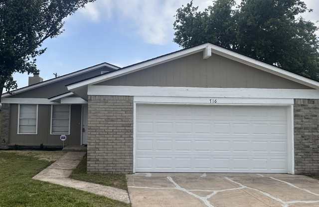 716 NW 113th St - 716 Northwest 113th Street, Oklahoma City, OK 73114