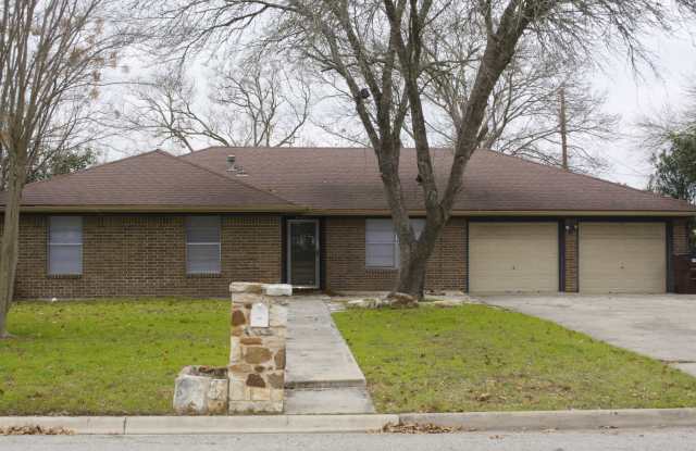 Spacious 4 Bedroom Home with multiple living areas photos photos