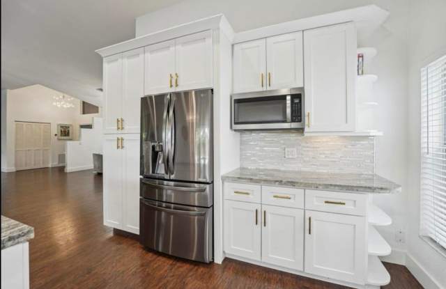 3780 Cypress Lake Drive Gallery 4