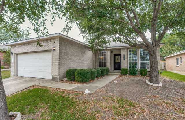 3-BEDROOM IN LOOKOUT CANYON CREEK, COMAL I.S.D. Gallery 1