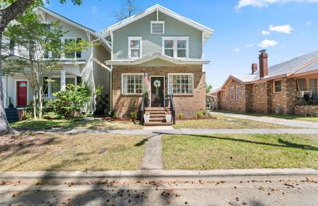 Charming 3 Bedroom Home Near Downtown Savannah with Flex Room & Fenced Yard photos photos