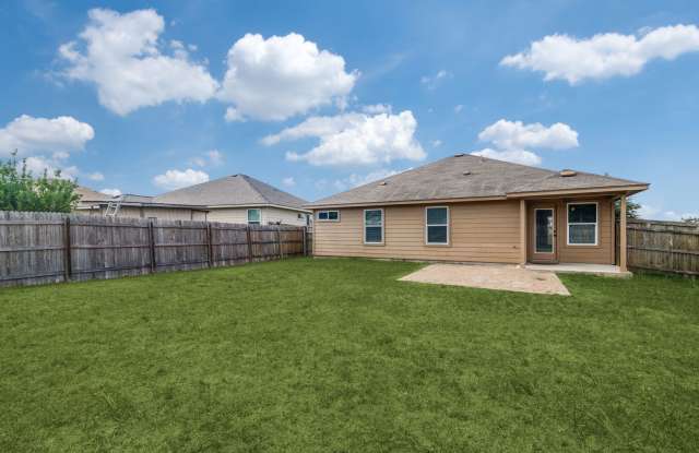 3 BR /2 BA - 1354 SF Home in San Marcos - Updated Vinyl Floors! Gallery 3
