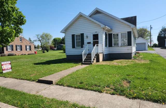 137 Maple Avenue Gallery 1