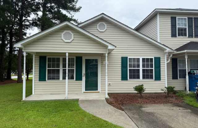 Cozy 2 bedroom, 2 bath duplex photos photos