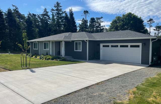 Charming and Modern 2 bedroom Home with Den! photos photos