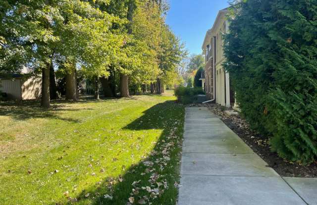 Shelby Township-2 Bedrooms, 2-Baths, 1st Floor Unit, Attached garage by Stoney Creek Park Gallery 4