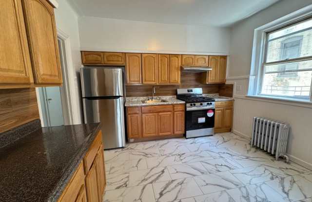 861 Kinsella St photos photos