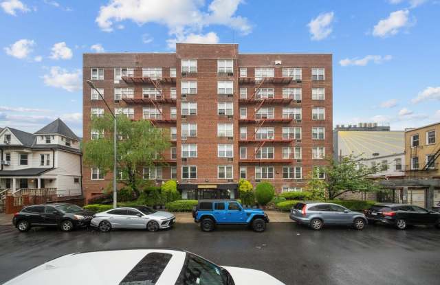 720 East 31  #3g Street - 720 East 31st Street, Brooklyn, NY 11210