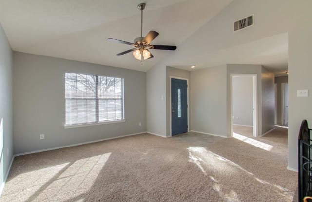 586 King Circle - 586 King Circle, Lewisville, TX 75067