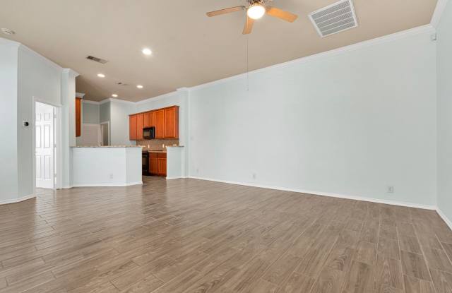 Beautiful 3 bedroom townhome available for rent for ASAP move in!!!! Medical Center Area!!! Gallery 4