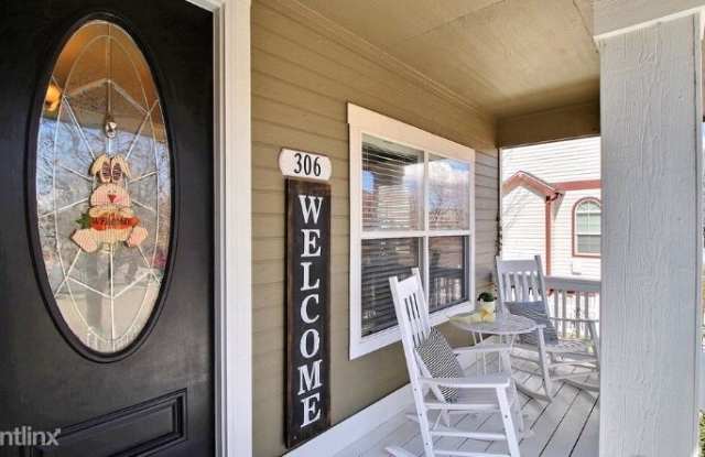 306 Fieldstone Dr Gallery 2