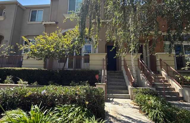 Spacious Townhome in Rivermark Community 3 Bedroom 2.5 Bath Gallery 1
