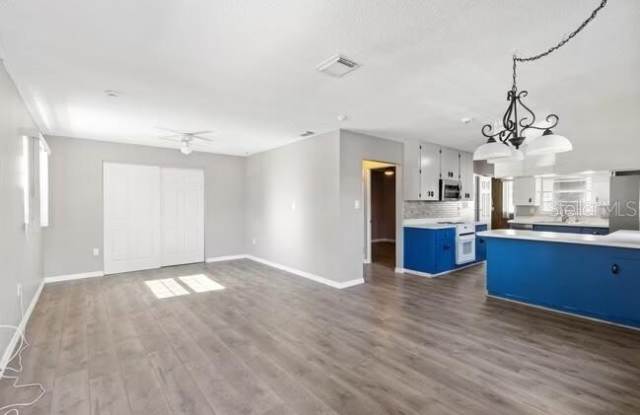 5318 17TH Street W Gallery 2