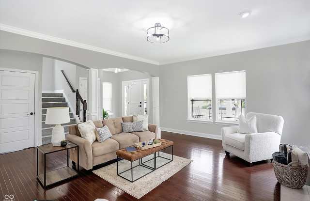 6727 Regents Park Drive Gallery 4