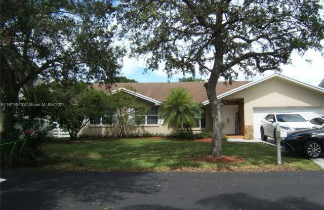 14127 SW 146th Ter - 14127 Southwest 146th Terrace, Country Walk, FL 33186