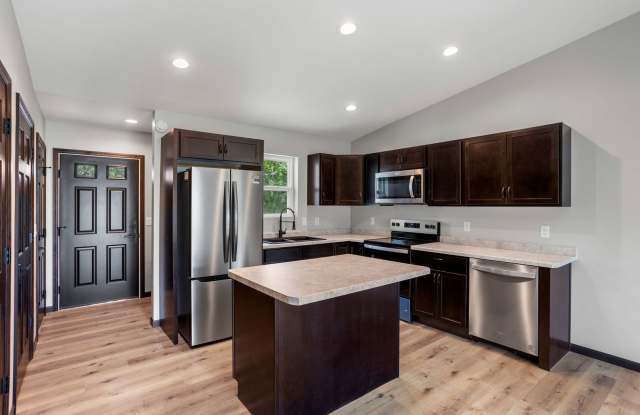 New Construction Home for Rent in Oshkosh, WI photos photos
