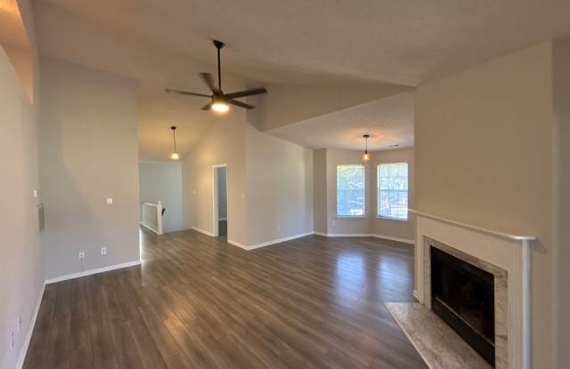 T.R. Lawing Realty Property Gallery 4