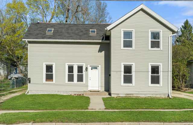 320 Edward Street - Upper photos photos
