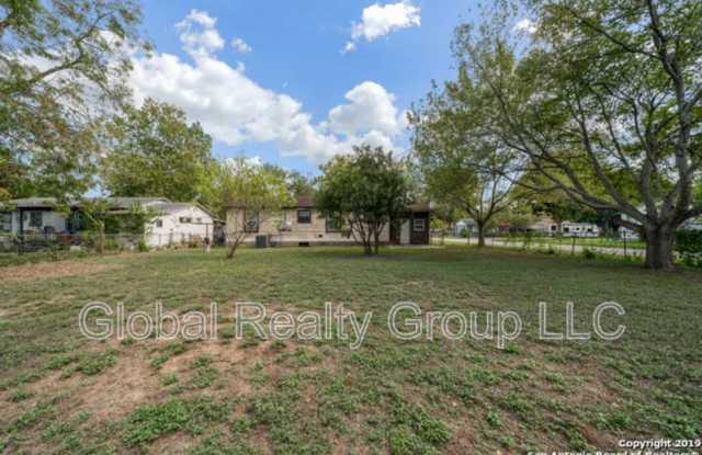 401 Mitchell Ave - 401 Mitchell Avenue, Schertz, TX 78154