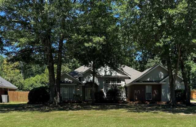 131 LIVE OAKS Drive photos photos