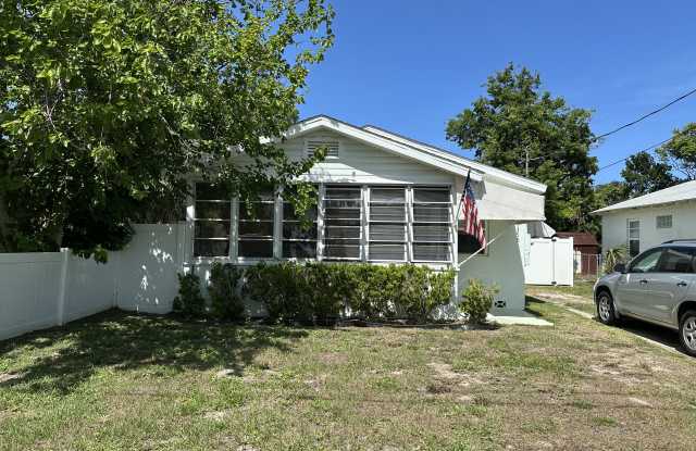 1355 Hiawatha Avenue photos photos