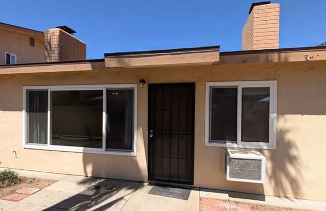 2 Bedroom / 1 Bath Apartment with 1-Car Garage in El Cajon Gallery 1