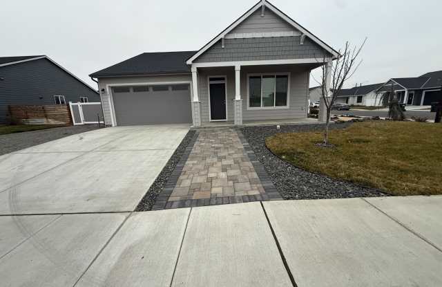 303 Emerald Avenue photos photos