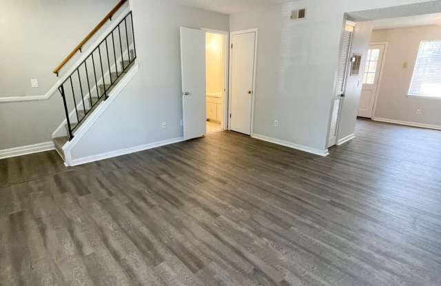 4605 Grove Park Ln Gallery 4