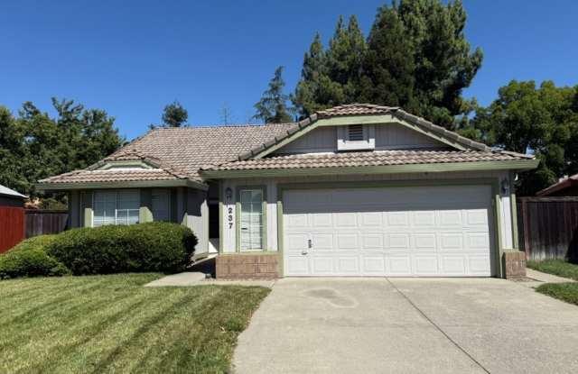 Modern 3 Bedroom 2 Bath One Story Browns Valley Vacaville *Star Rentals photos photos