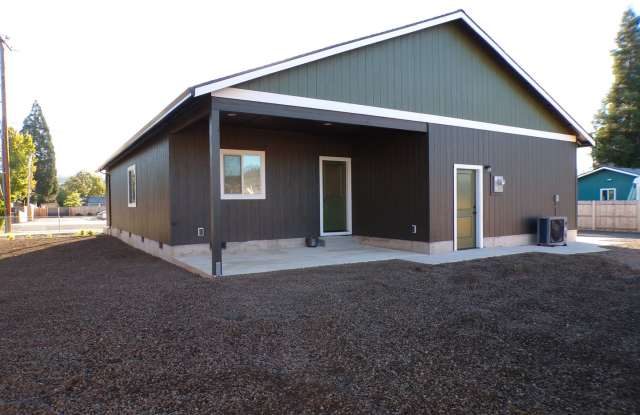 Charming, Comfortable Home with Ample Space Gallery 4