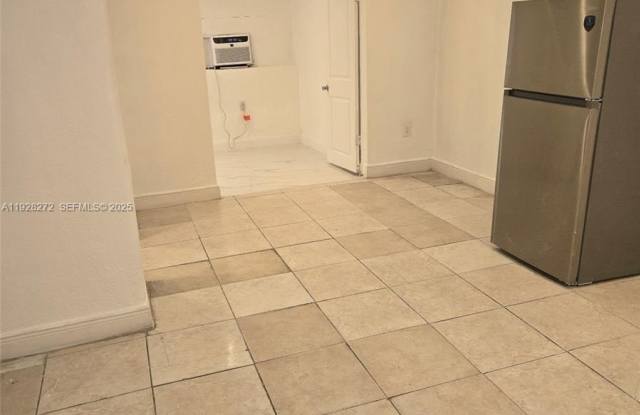 2614 SW 8th St photos photos