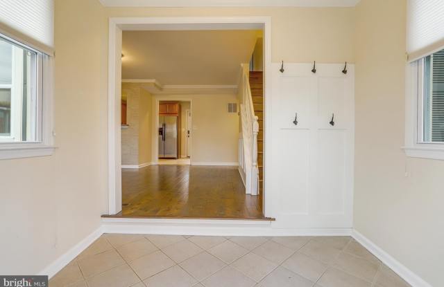 6106 BANGOR DRIVE Gallery 3