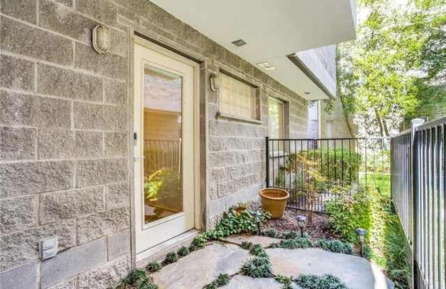 4027 Bowser Avenue Gallery 4