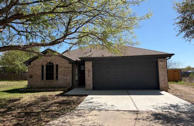 3/2 in Del Valle photos photos