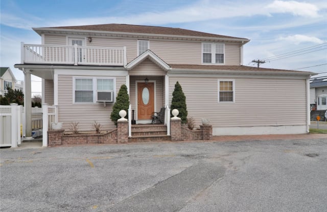 411 Bayville Avenue - 411 Bayville Avenue, Bayville, NY 11709