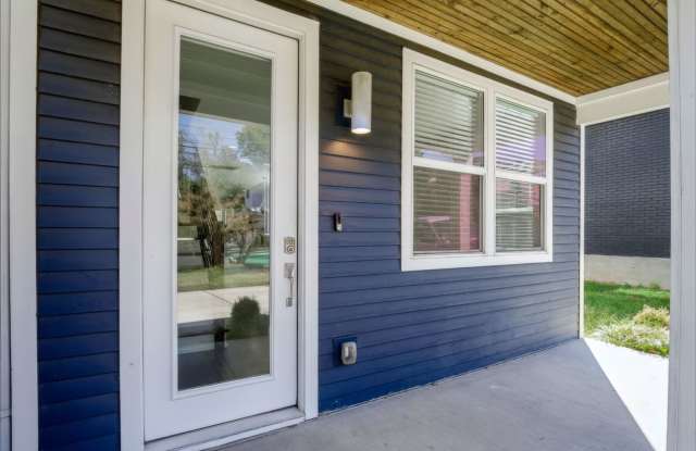 Stunning 3BD/2.5BA home in Nashville's Buena Vista Heights! Fenced-in backyard! Gallery 3