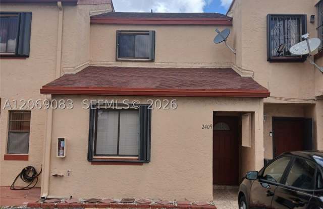 2409 W 52nd Pl photos photos