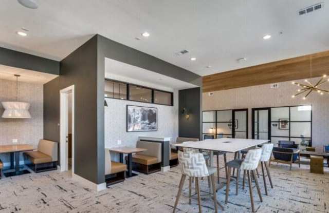 10865 Wayne Riddell Loop Gallery 3