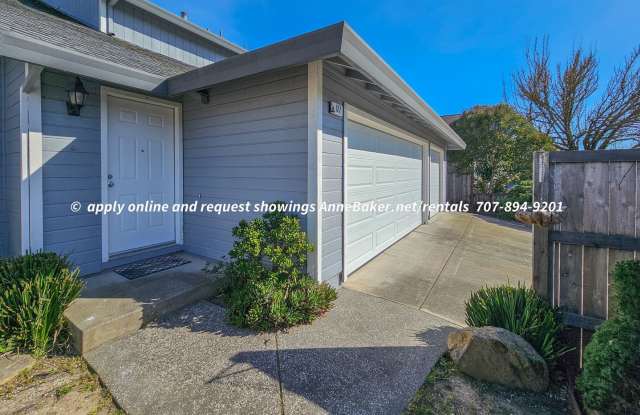 Newly Updated - New Appliances, Flooring, Fixtures - 3-Car Garage - Windsor photos photos